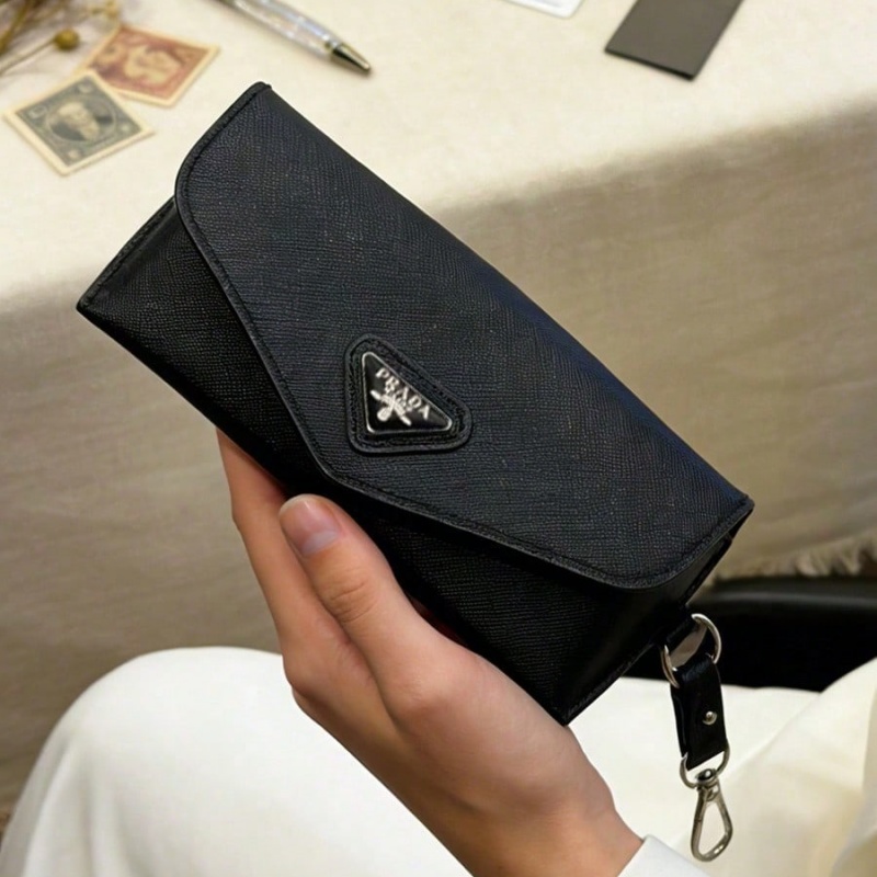 Custodia per Occhiali Prada in - Luxury Bags Logo recensione e prezzo