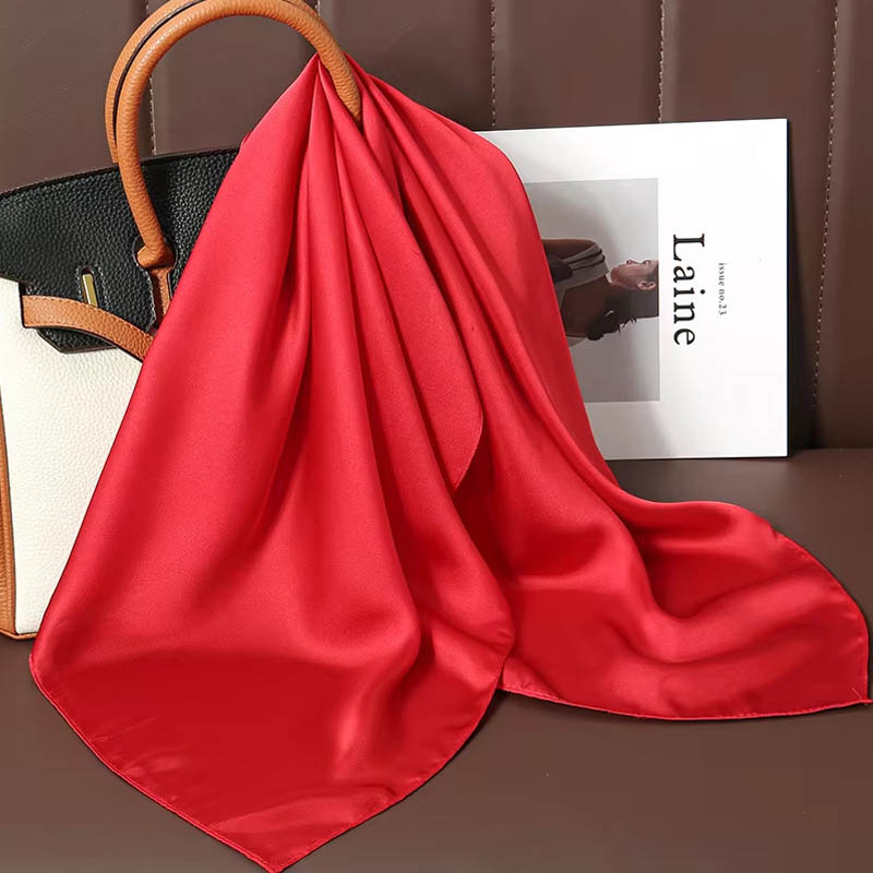 Sciarpa quadrata di seta tinta - Luxury Bags Online recensione e prezzo
