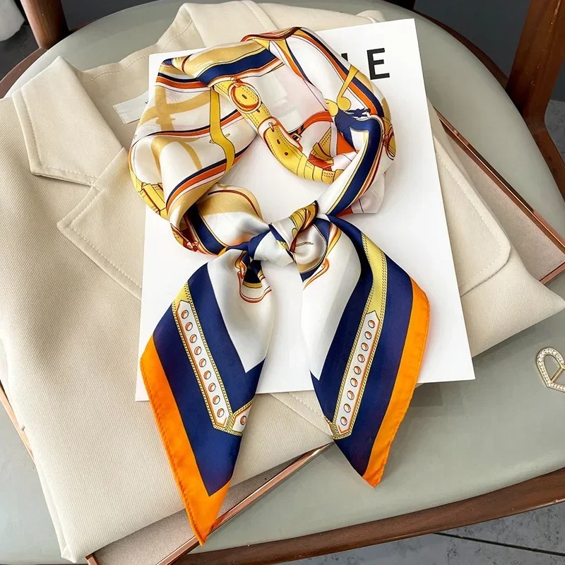 Foulard Quadrato Sottile in Se - Luxury Bags Online recensione e prezzo
