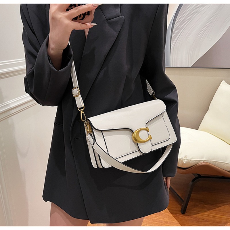 Nuova Borsa Quadrata Piccola d - Key Holder Leather Pouch recensione e prezzo